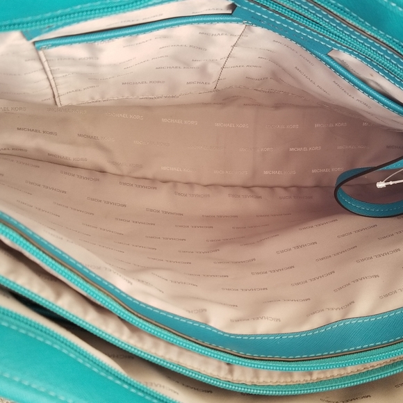 Micheal Kors handbag - Picture 2 of 3